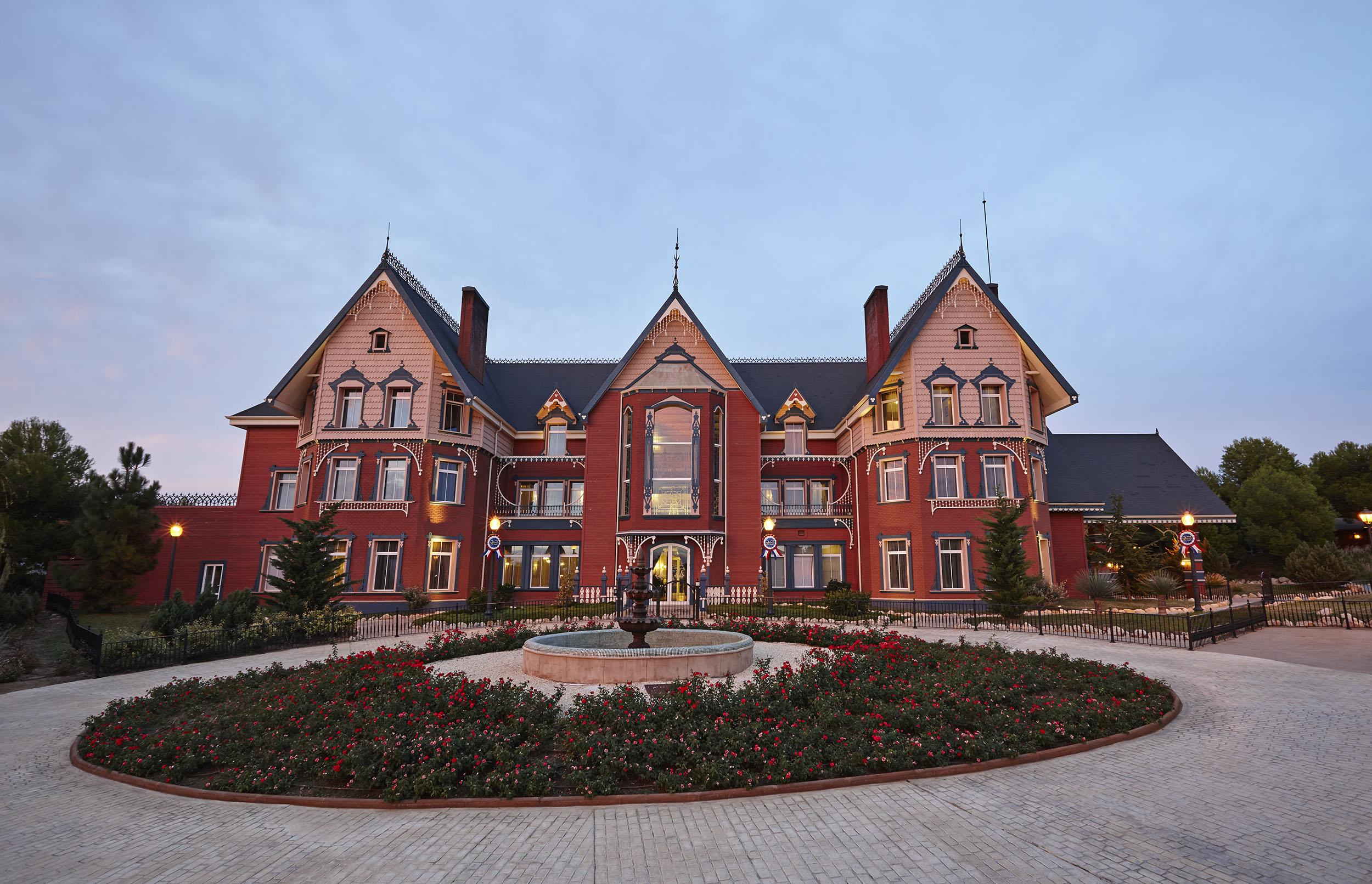 Portaventura Hotel Lucy'S Mansion - Includes Unlimited Access & Express Wristband To Portaventura Park & Ferrari Land Салоу Экстерьер фото
