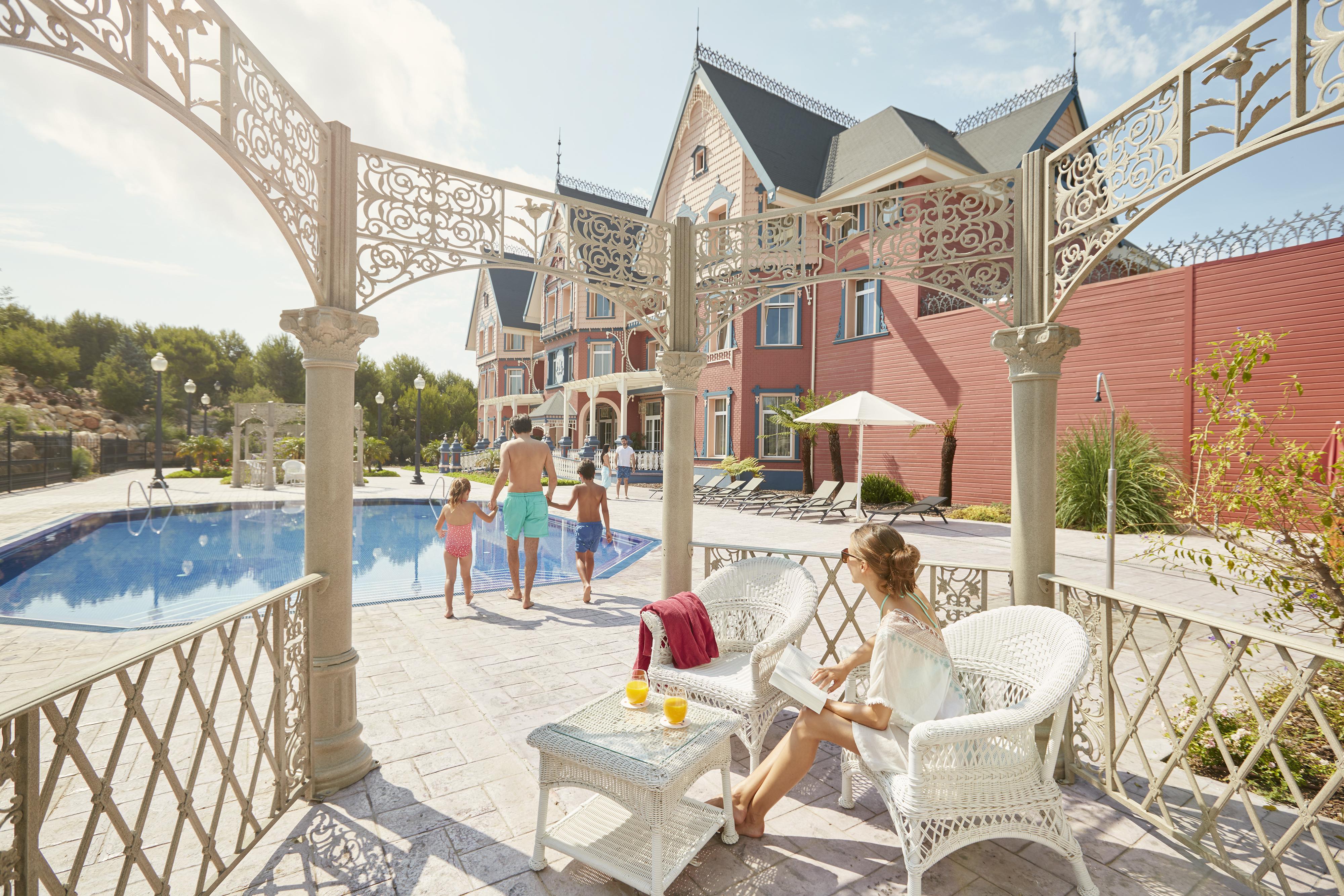 Portaventura Hotel Lucy'S Mansion - Includes Unlimited Access & Express Wristband To Portaventura Park & Ferrari Land Салоу Экстерьер фото