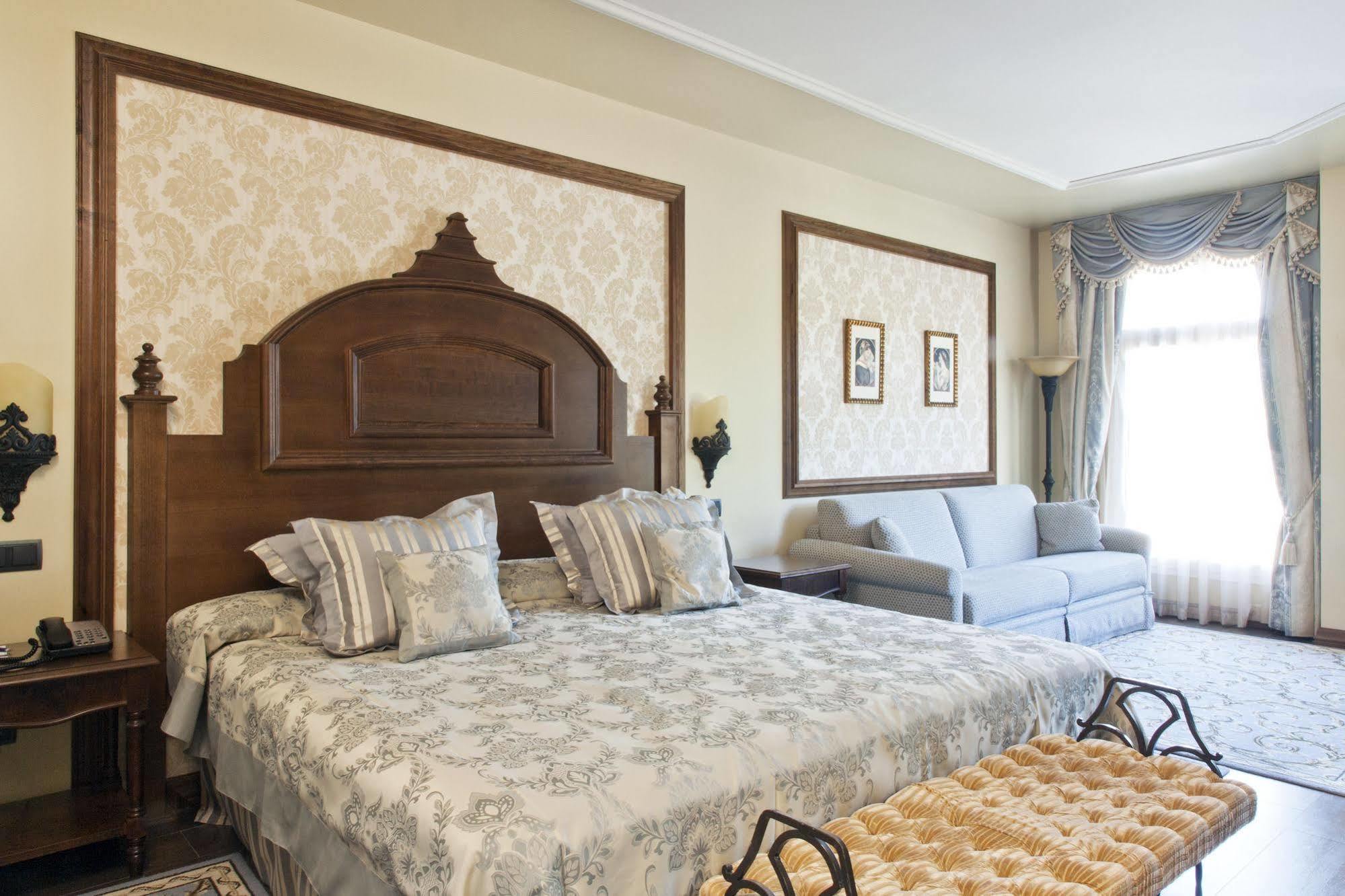 Portaventura Hotel Lucy'S Mansion - Includes Unlimited Access & Express Wristband To Portaventura Park & Ferrari Land Салоу Экстерьер фото
