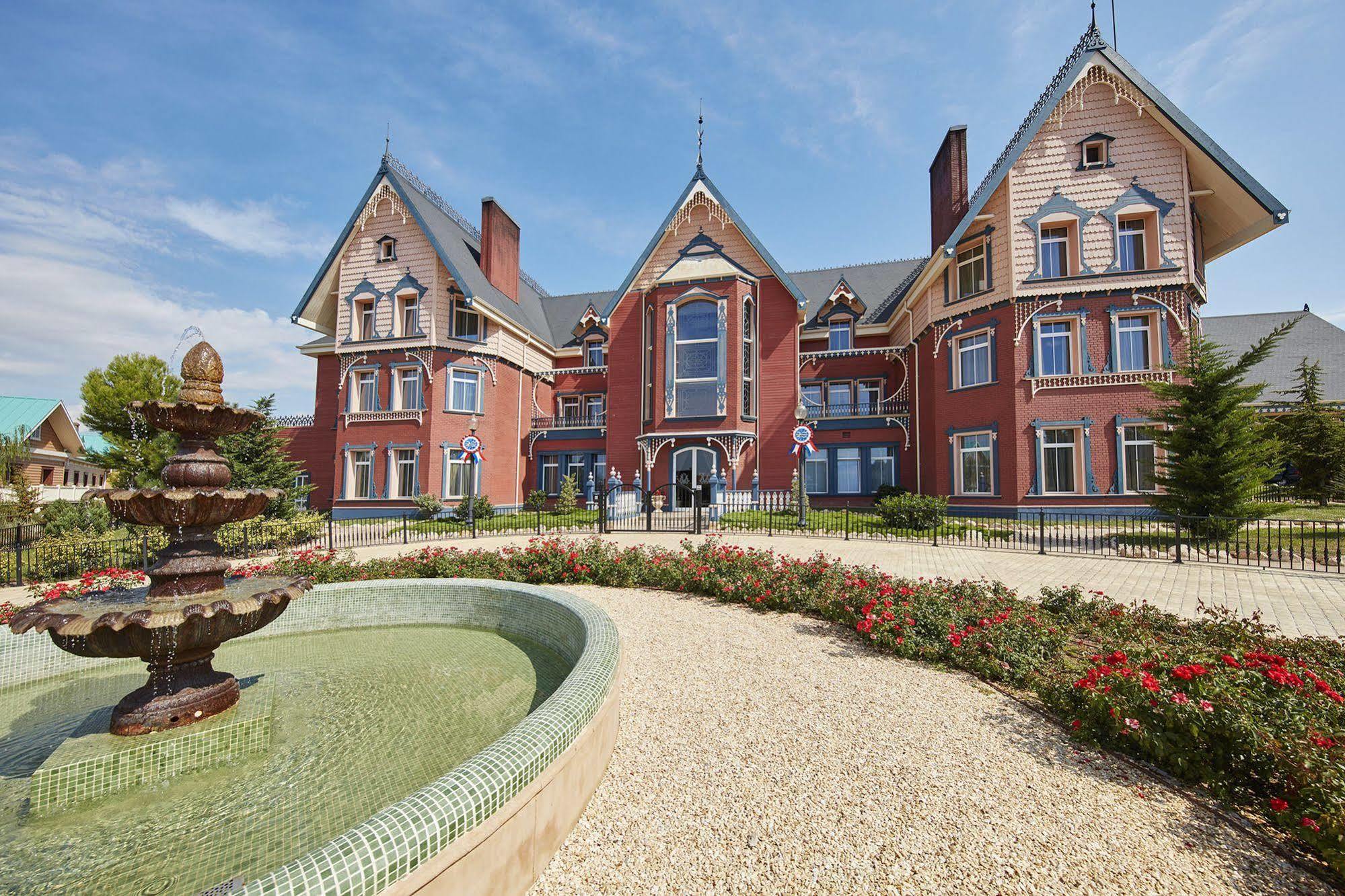 Portaventura Hotel Lucy'S Mansion - Includes Unlimited Access & Express Wristband To Portaventura Park & Ferrari Land Салоу Экстерьер фото