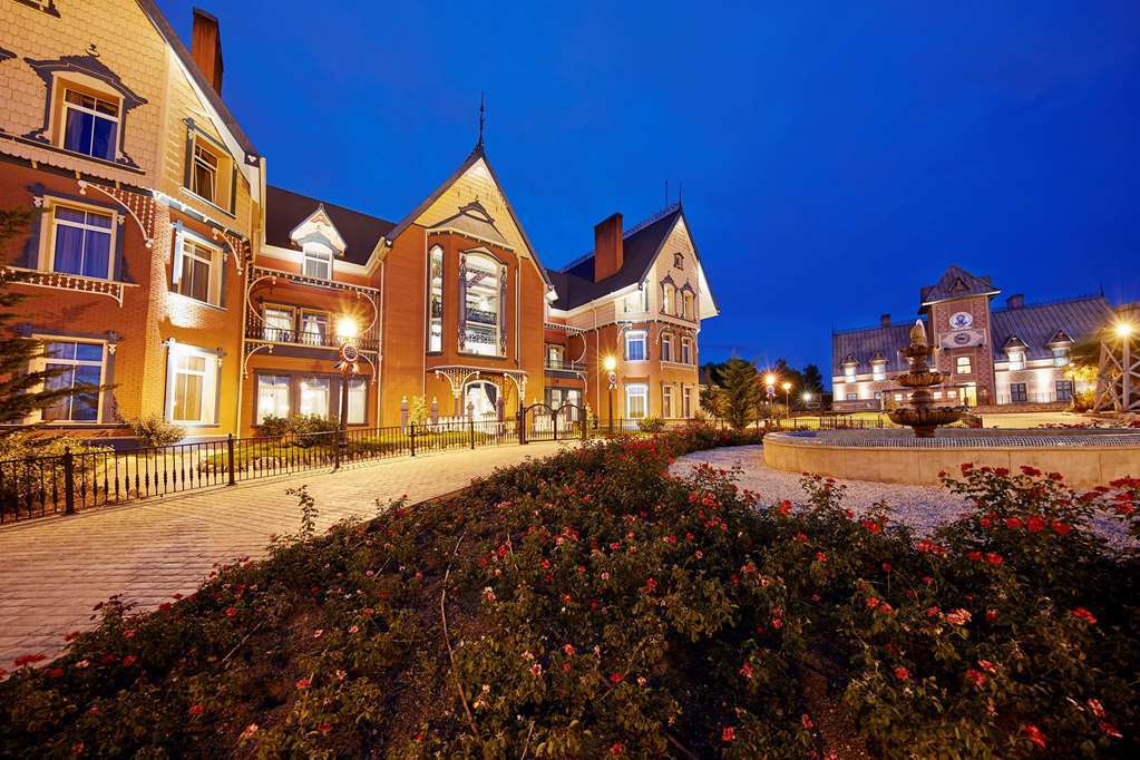 Portaventura Hotel Lucy'S Mansion - Includes Unlimited Access & Express Wristband To Portaventura Park & Ferrari Land Салоу Экстерьер фото